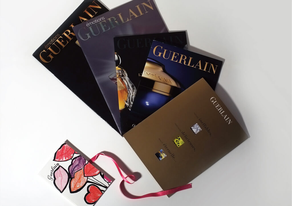 <p>Parfums Guerlain : Réalisation d’objets d’édition, dossiers de presse, brand book.</p>
